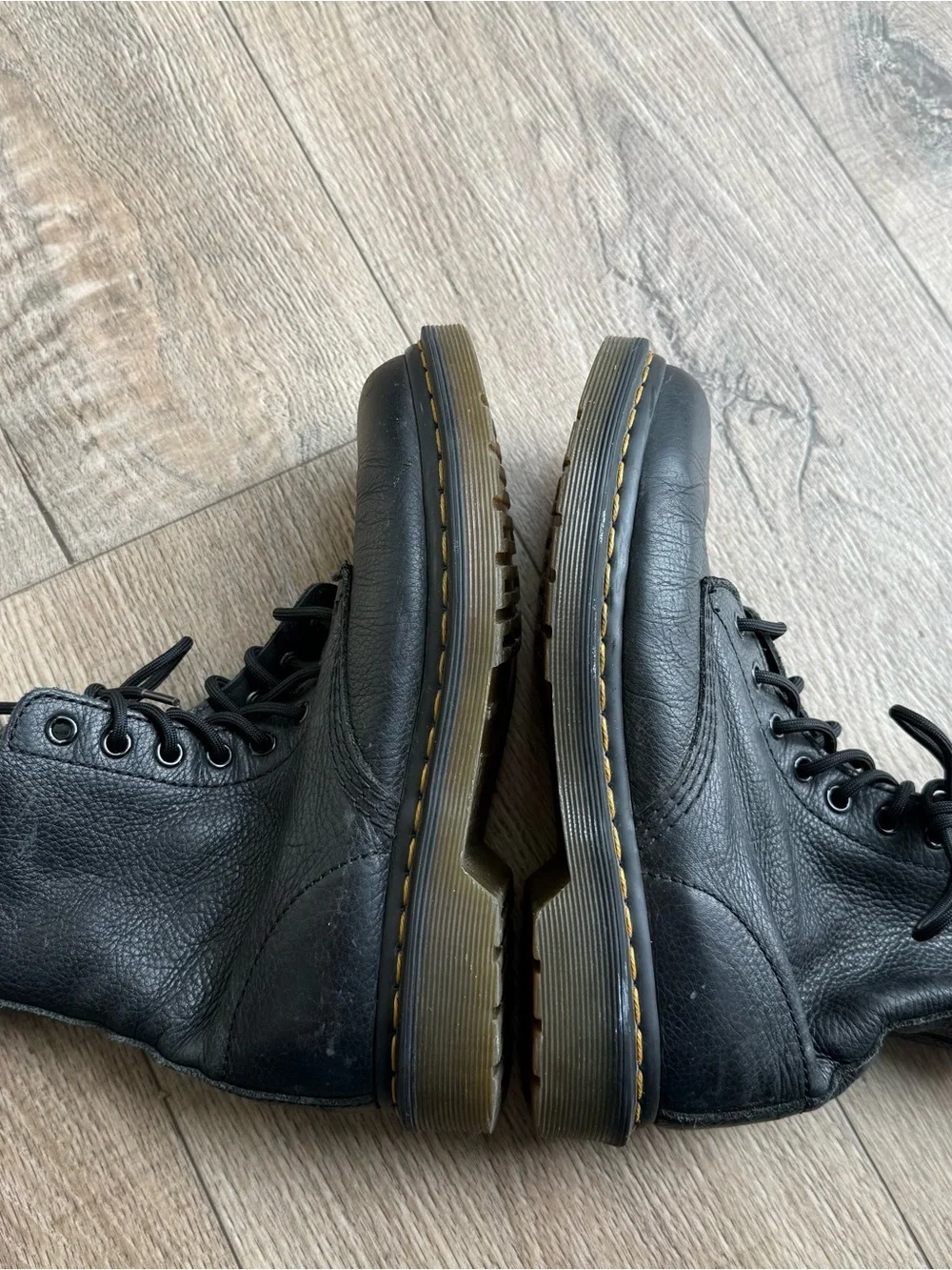 Doc Martens 1460 Pascal Virginia leather lace up boots size 7 women black 8-eye